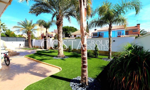 Revente - Villa -
Orihuela Costa - Campoamor