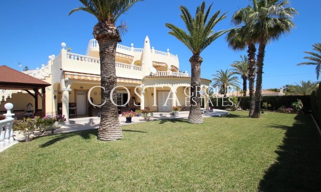 Revente - Villa -
Torrevieja - Punta Prima