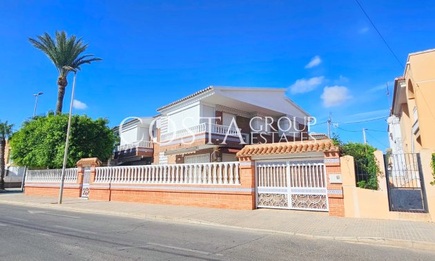 Wiederverkauf - Villa -
Los Alcazares