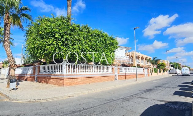 Wiederverkauf - Villa -
Los Alcazares