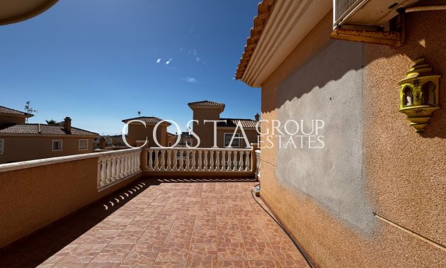 Resale - Villa -
Orihuela Costa - Los Altos