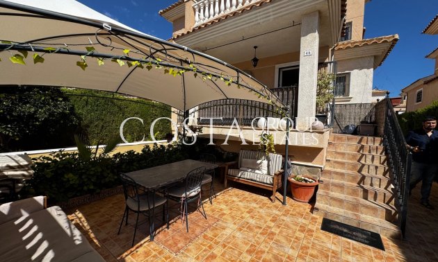 Resale - Villa -
Orihuela Costa - Los Altos