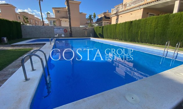 Resale - Villa -
Orihuela Costa - Los Altos