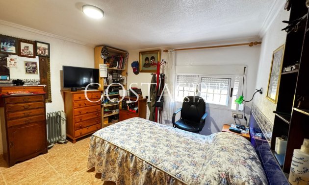 Revente - Villa -
Torrevieja - Punta Prima