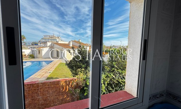 Revente - Villa -
Torrevieja - Punta Prima
