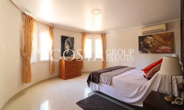 Herverkoop - Villa -
La Marina - La Escuera