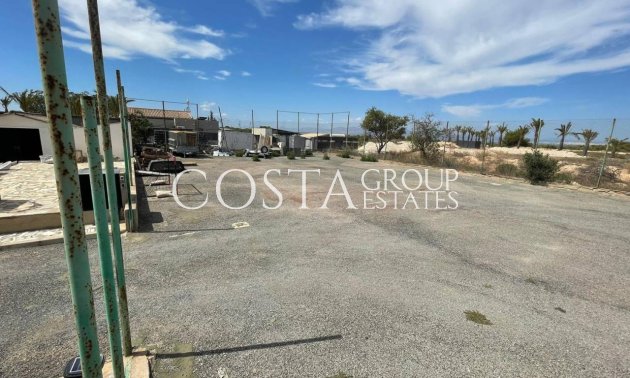 Resale - Villa -
San Fulgencio - La Marina