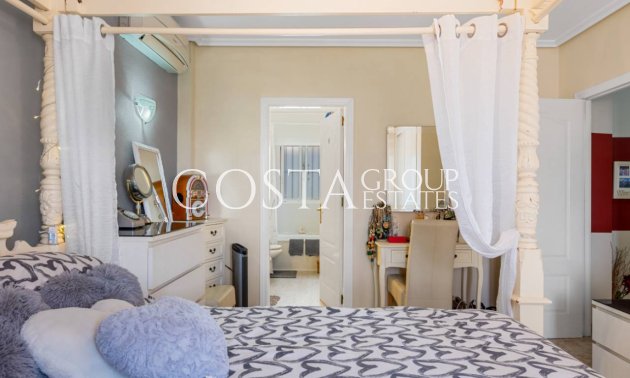 Resale - Villa -
Benijofar