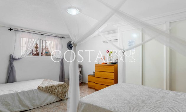 Resale - Villa -
Benijofar