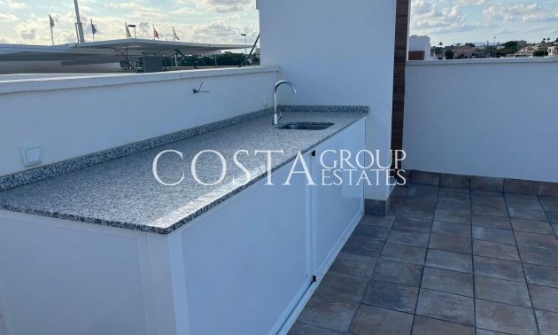 Resale - Villa -
Los Alcazares