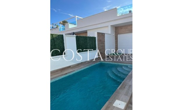 Resale - Villa -
Los Alcazares