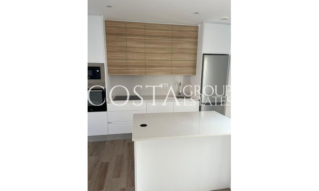 Resale - Villa -
Los Alcazares