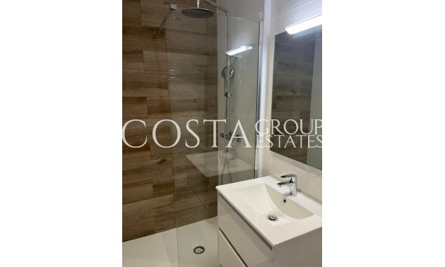 Resale - Villa -
Los Alcazares