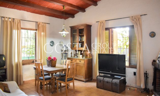 Resale - Villa -
Orihuela Costa - Punta Prima