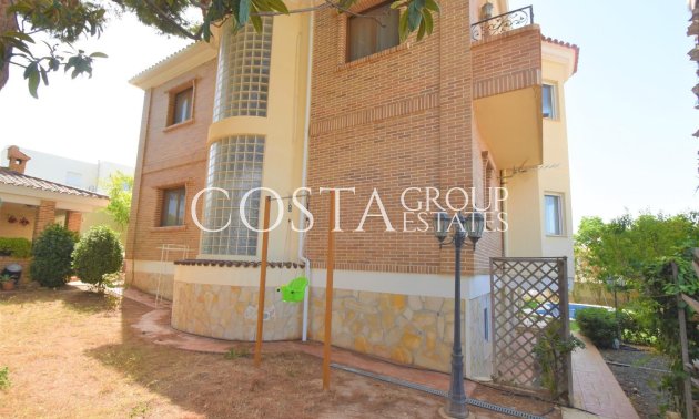 Resale - Villa -
Ciudad Quesada - Urbanizaciones