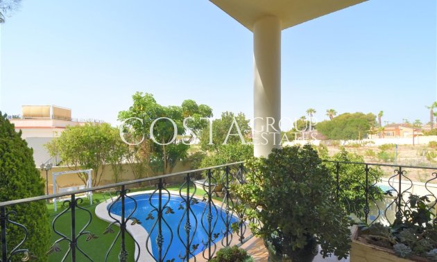 Resale - Villa -
Ciudad Quesada - Urbanizaciones