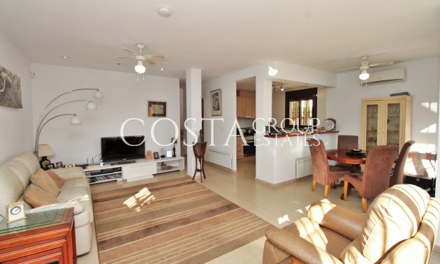 Resale - Villa -
Villamartín - PAU 8