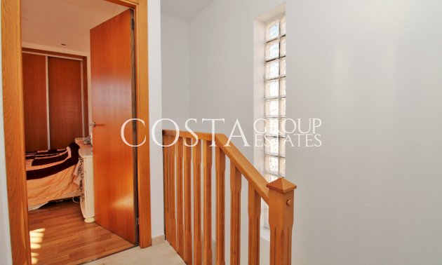 Resale - Villa -
Villamartín - PAU 8