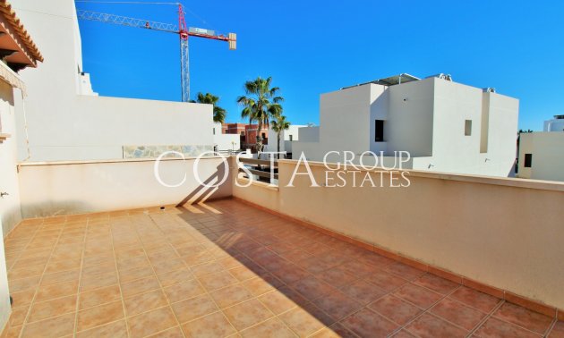 Resale - Villa -
Villamartín - PAU 8