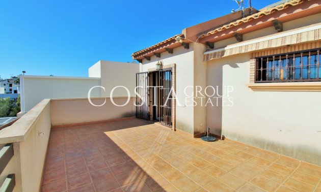 Resale - Villa -
Villamartín - PAU 8