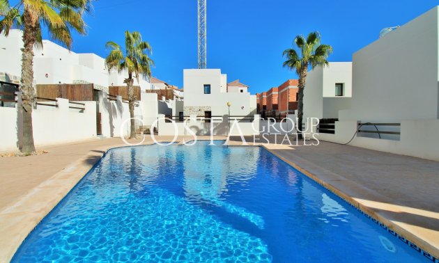 Resale - Villa -
Villamartín - PAU 8