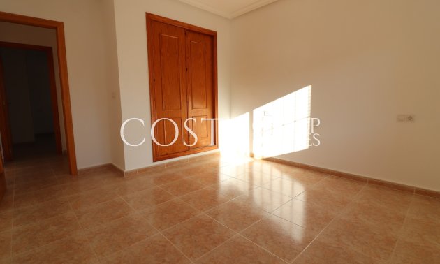 Resale - Villa -
Algorfa - Montemar