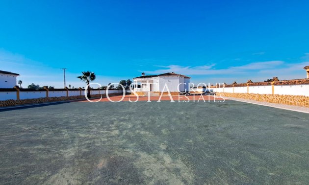 Revente - Villa -
Catral