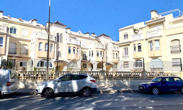 Odsprzedaż - Apartament -
Torrevieja - Playa Los Locos