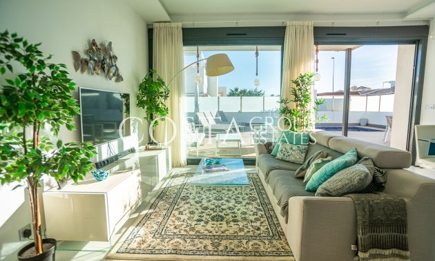 Resale - Villa -
Orihuela Costa - Lomas De Cabo Roig