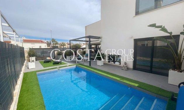Resale - Villa -
Ciudad Quesada - Pueblo Bravo