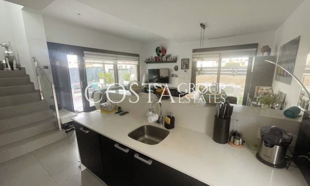 Resale - Villa -
Ciudad Quesada - Pueblo Bravo