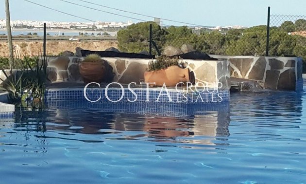 Herverkoop - Villa -
Torrevieja - Los Balcones