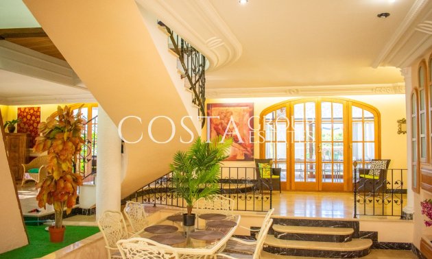 Revente - Villa -
Crevillente
