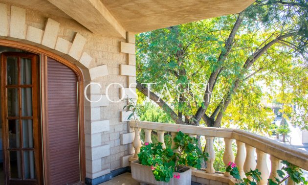 Revente - Villa -
Crevillente