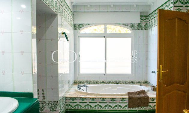 Revente - Villa -
Crevillente