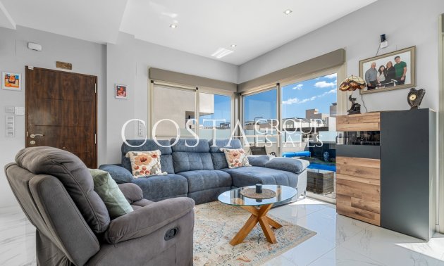 Resale - Villa -
Orihuela Costa - Villamartín