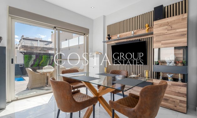 Resale - Villa -
Orihuela Costa - Villamartín