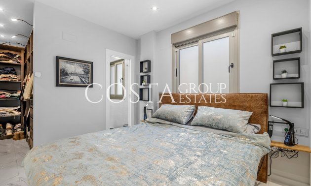 Resale - Villa -
Orihuela Costa - Villamartín