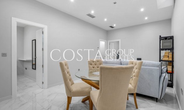 Resale - Villa -
Orihuela Costa - Villamartín