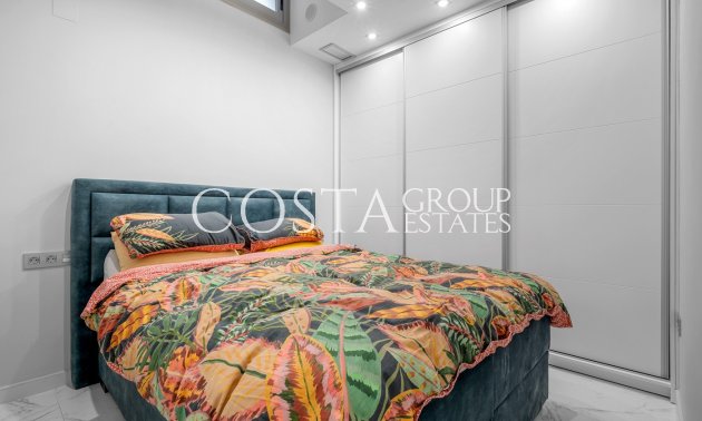 Resale - Villa -
Orihuela Costa - Villamartín