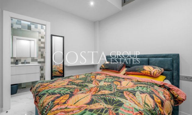 Resale - Villa -
Orihuela Costa - Villamartín
