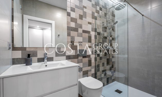 Resale - Villa -
Orihuela Costa - Villamartín