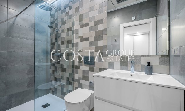 Resale - Villa -
Orihuela Costa - Villamartín