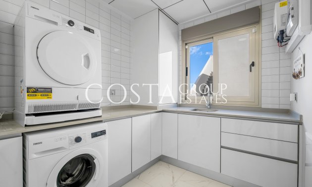 Resale - Villa -
Orihuela Costa - Villamartín