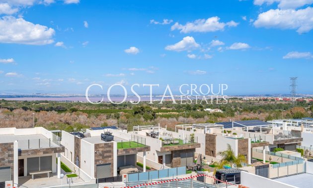 Resale - Villa -
Orihuela Costa - Villamartín