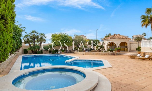 Herverkoop - Villa -
Ciudad Quesada - La Fiesta