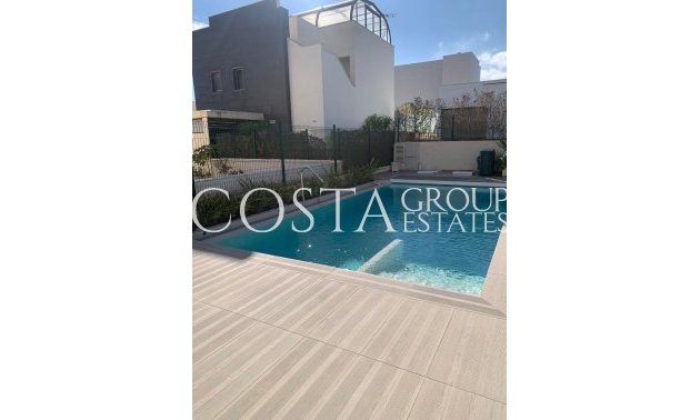 Resale - Villa -
Orihuela Costa - Campoamor