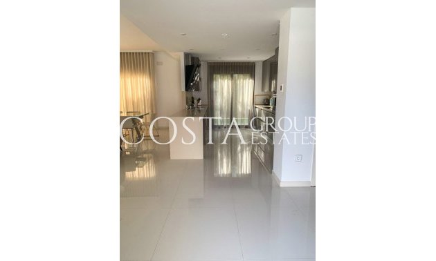Resale - Villa -
Orihuela Costa - Campoamor