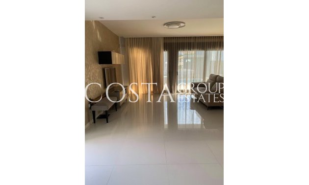 Resale - Villa -
Orihuela Costa - Campoamor