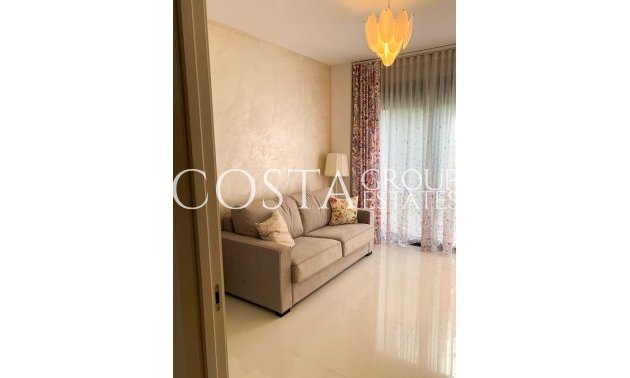 Resale - Villa -
Orihuela Costa - Campoamor